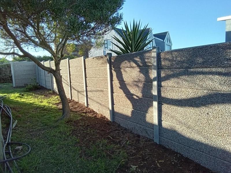 3 Bedroom Property for Sale in Boggomsbaai Western Cape